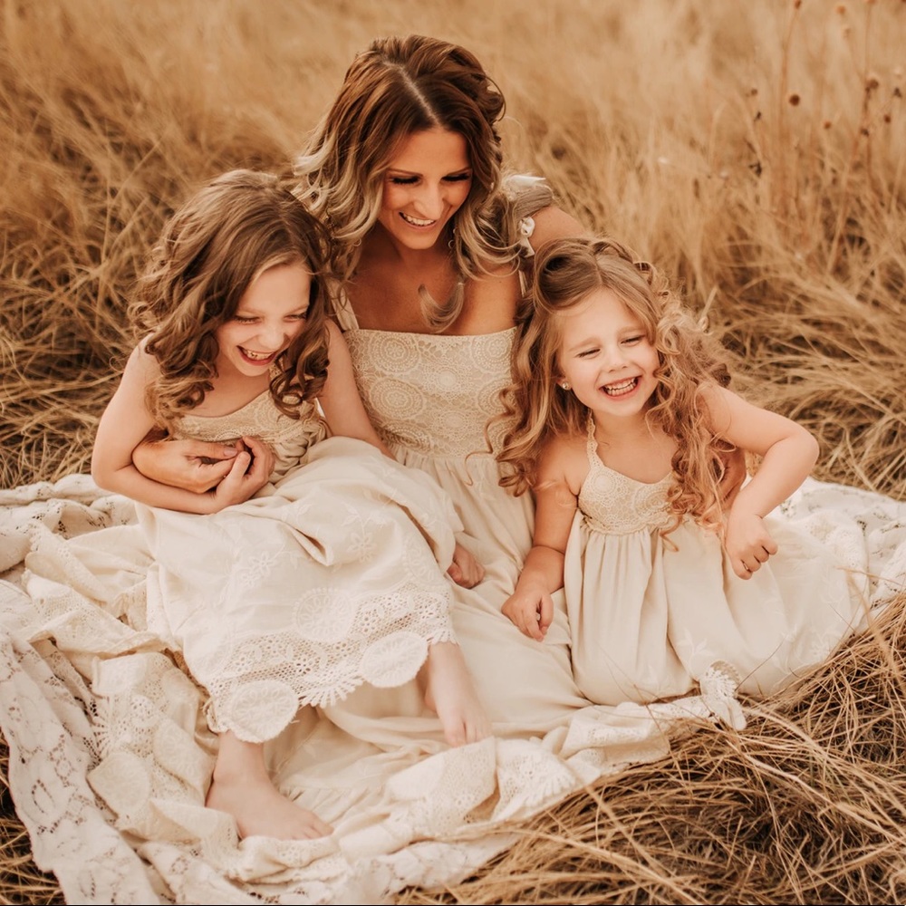 Elestory antique lace MOMMY & ME SET